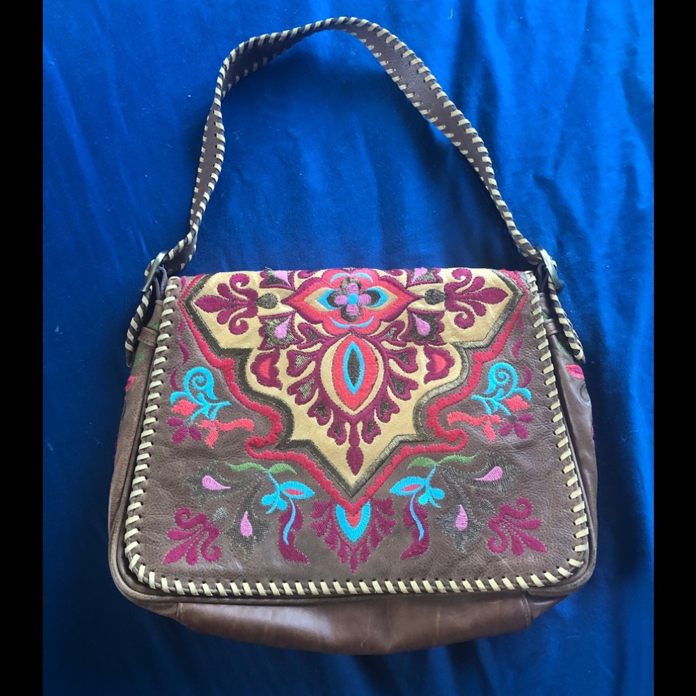 ISABELLA FIORE Gorgeous Bohemian Leather Purse 💗